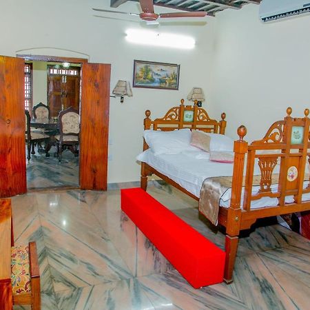 Trium Heritage Villa Chengannur Esterno foto